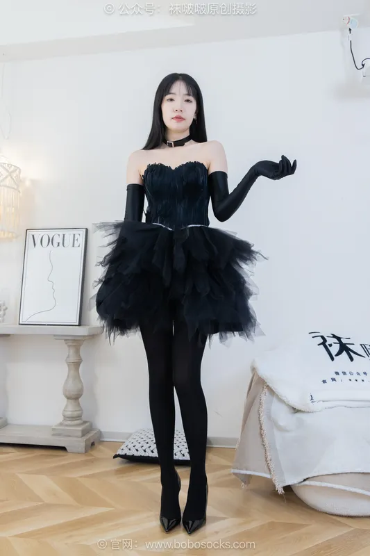 [BoBoSocks袜啵啵] NO.487 小甜豆-高跟鞋、油亮厚黑丝、黑色丝手套（花絮版） - BoBoSocks袜啵啵